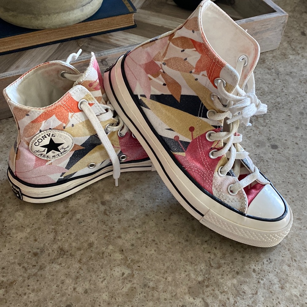 Women Converse